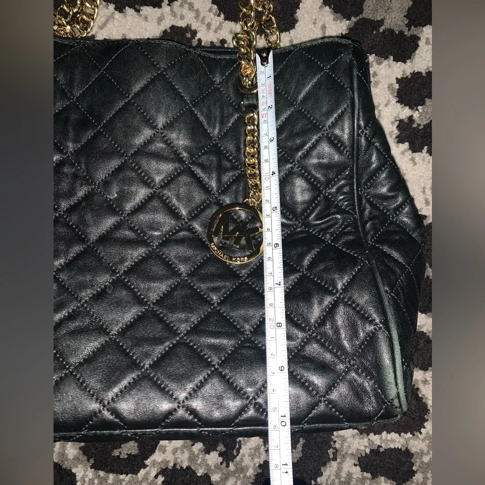 Michael Kors purse. - Picture 4 of 14